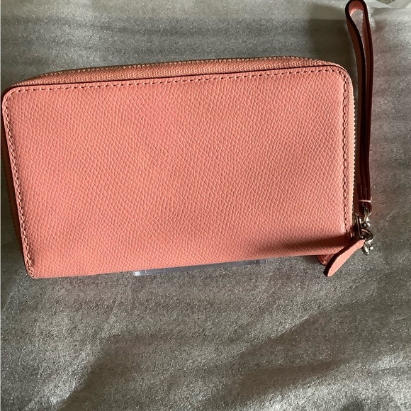 Coach wristlet - Picture 3 of 3